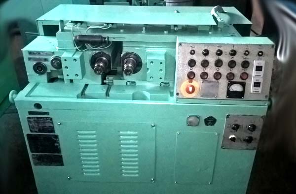 А9518 Верстат різьбонакатний двороликовий напівавтомат